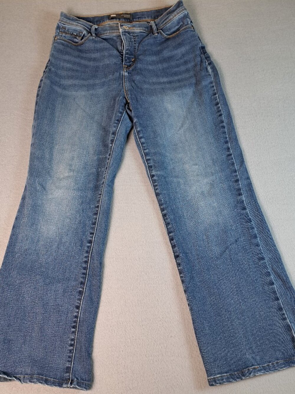 Women's Levi's 512 Perfectly Slimming Boot Cut Jeans Size 8S